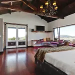 Casa De Hilario 게스트하우스 4*