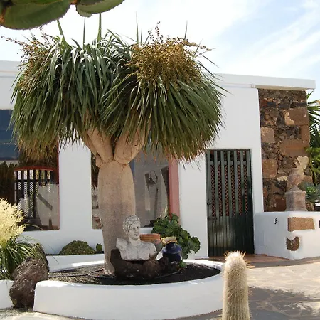 Guest house Casa De Hilario 2*