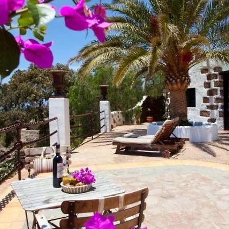 Casa De Hilario 게스트하우스 4*